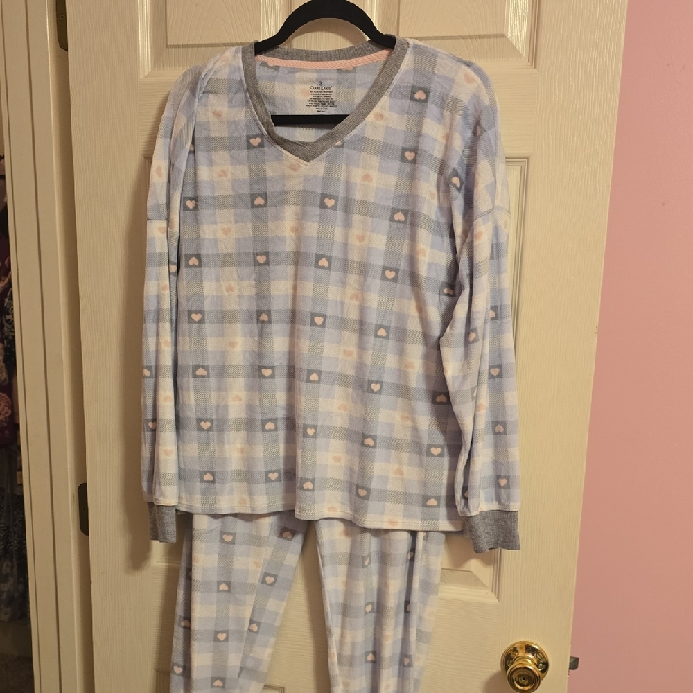 Cuddl Duds Women's Pajama Set in Blue and White Plaid
